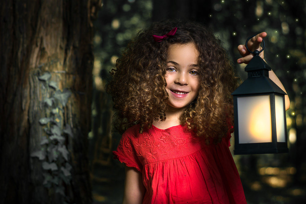 portrait-enfant-petite fille lanterne